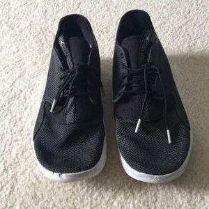 Men’s Nike Air Sneakers Size 10.5